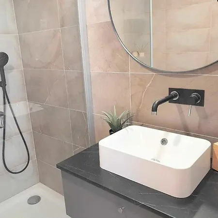 Lovely 1-bed In Appartement