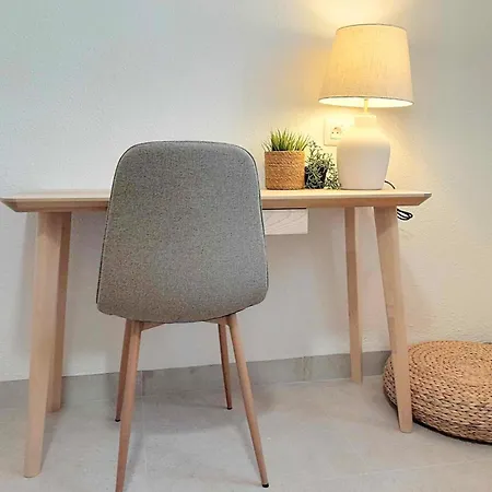 Lovely 1-bed In Appartement *